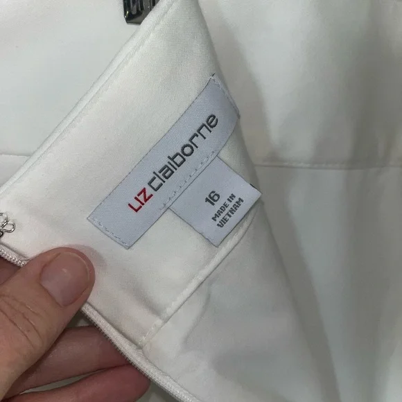 Liz Claiborne Chic White Pencil Skirt for Women NWT 16 - Picture 3 of 4